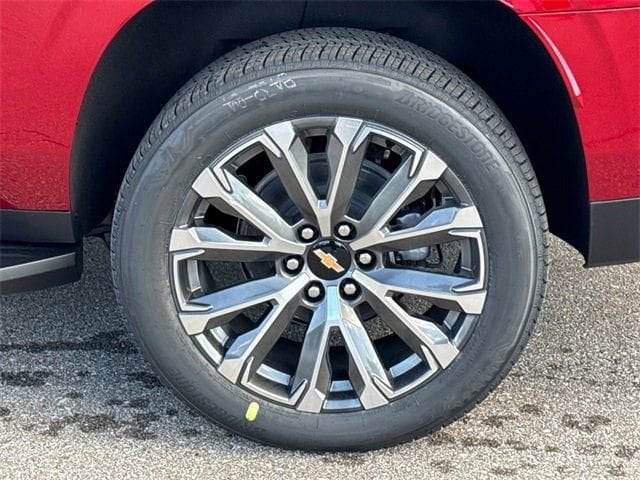 2026 Chevrolet Suburban High Country - Photo 6
