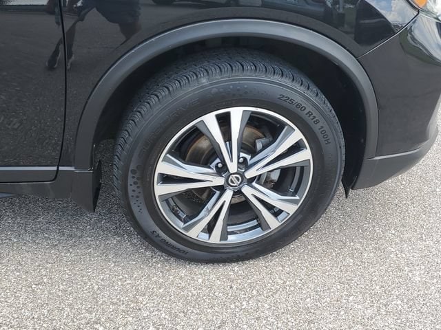 2019 Nissan Rogue SV - Photo 6