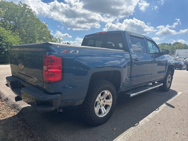 2018 Chevrolet Silverado 1500 LT photo 3