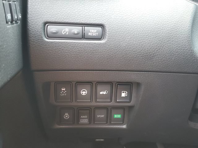 2019 Nissan Rogue SV - Photo 22
