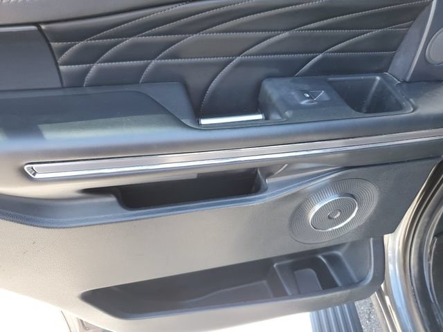 2020 Ford Expedition Platinum - Photo 16
