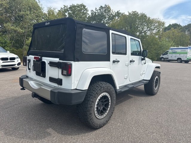 2018 Jeep Wrangler Unlimited Sahara photo 2