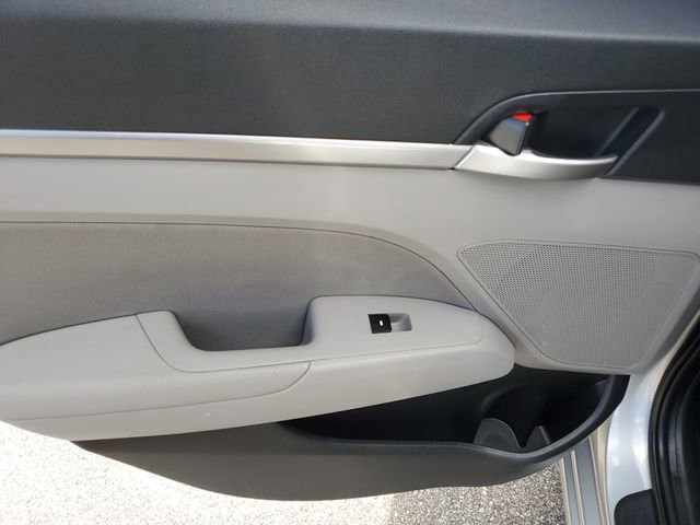 2020 Hyundai Elantra SEL - Photo 15