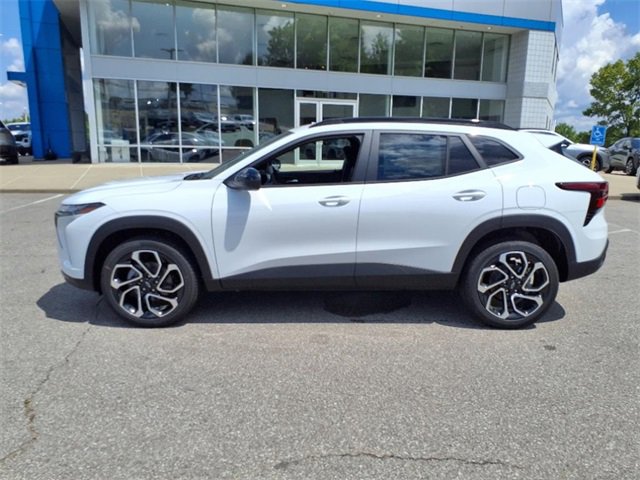 2025 Chevrolet Trax photo 3