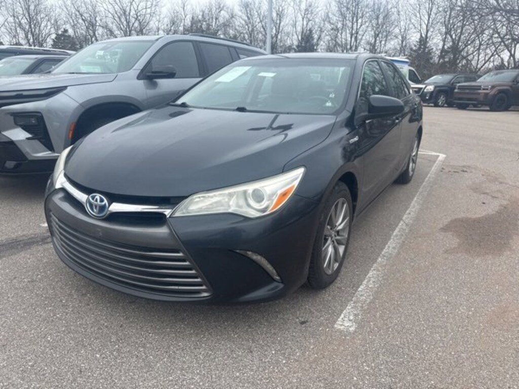 Used 2016 Toyota Camry Hybrid LE Sedan