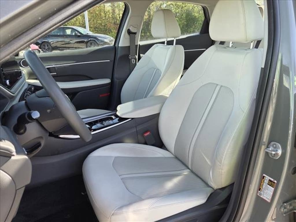 Used 2023 Hyundai Sonata SEL Sedan