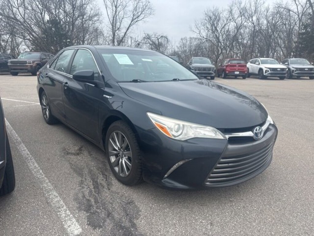 Used 2016 Toyota Camry Hybrid LE Sedan