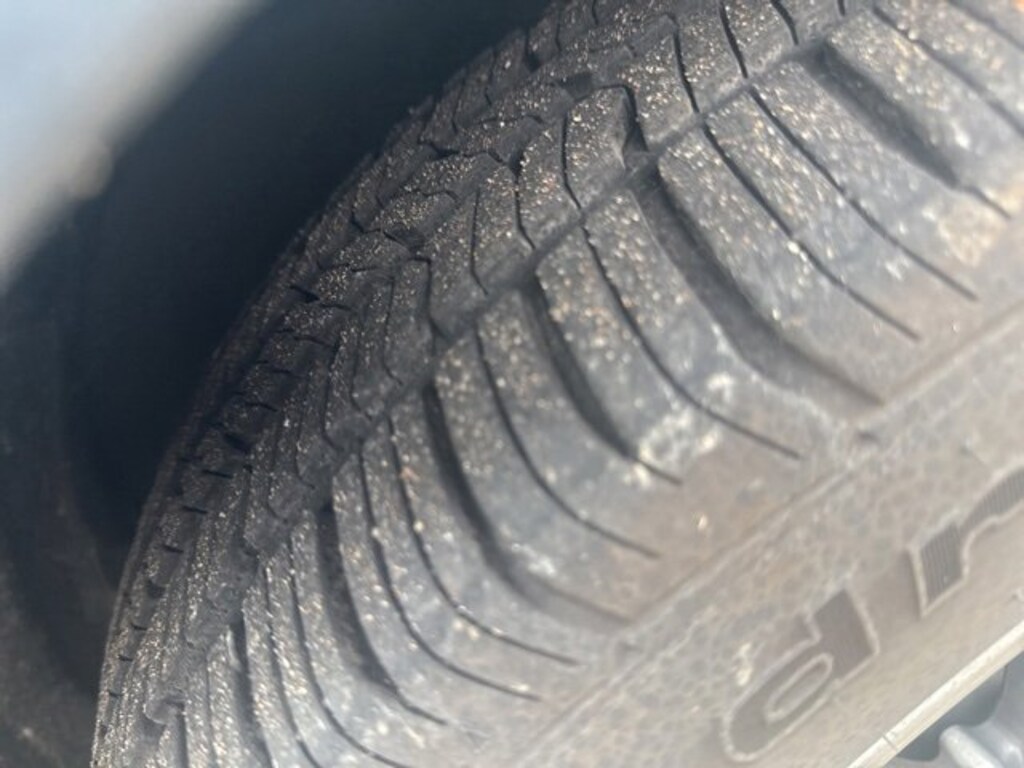 Used 2016 Toyota Camry Hybrid LE Sedan