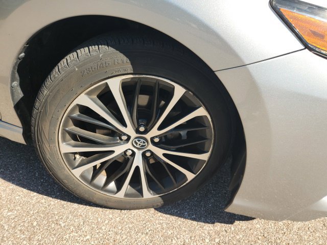 2019 Toyota Camry SE - Photo 6