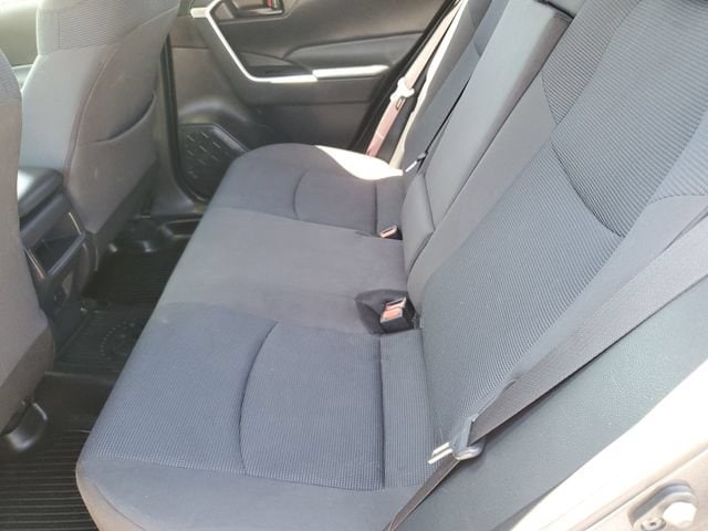 2019 Toyota RAV4 LE - Photo 13