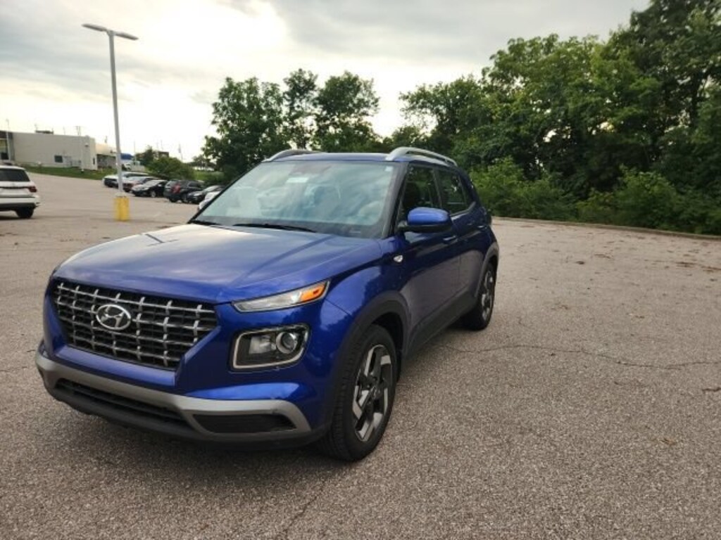 Used 2023 Hyundai Venue SEL SUV