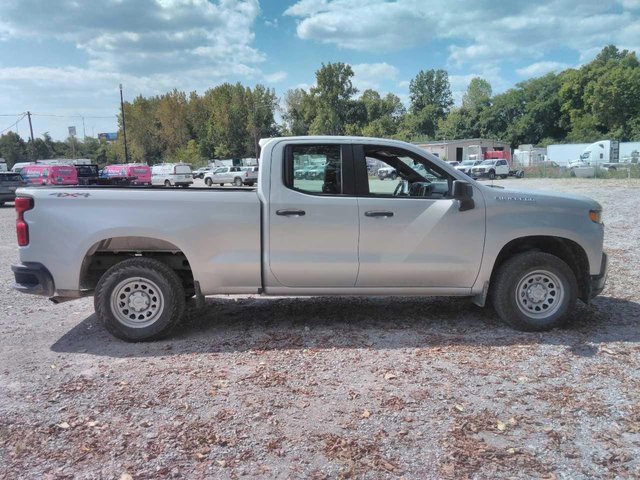 2021 Chevrolet Silverado 1500 photo 2