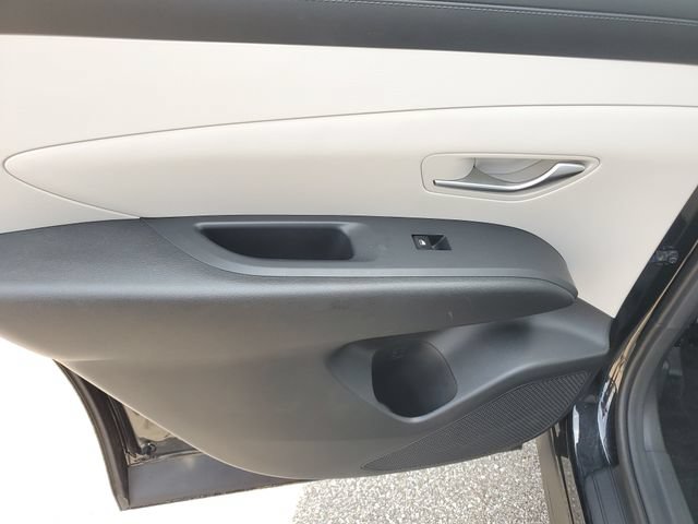2025 Hyundai Tucson SE - Photo 16