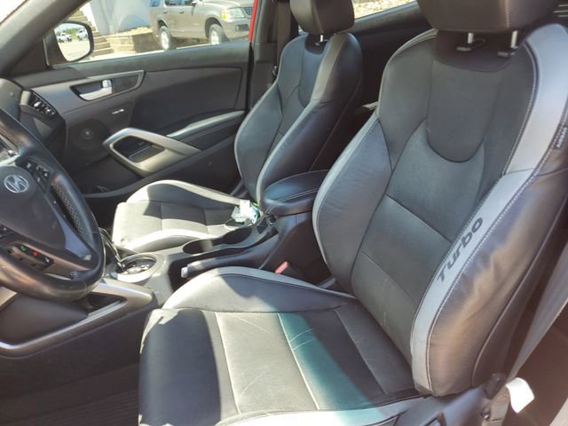 2016 Hyundai Veloster - Photo 18