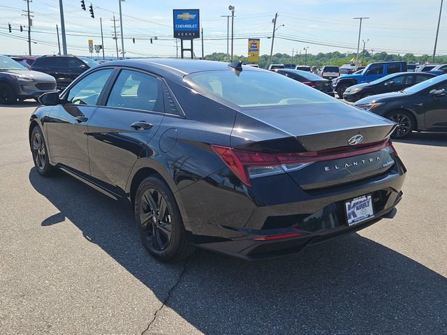 2023 Hyundai Elantra Blue - Photo 3