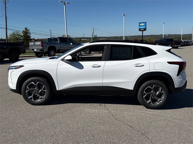 2026 Chevrolet Trax LT photo 3