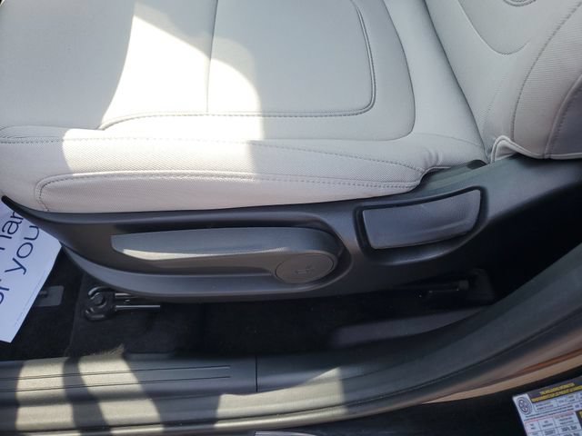 2025 Hyundai Tucson SE - Photo 18