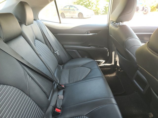 2019 Toyota Camry SE - Photo 9