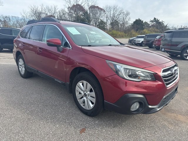 2018 Subaru Outback Premium photo 2