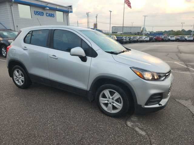 2020 Chevrolet Trax LS - Photo 12