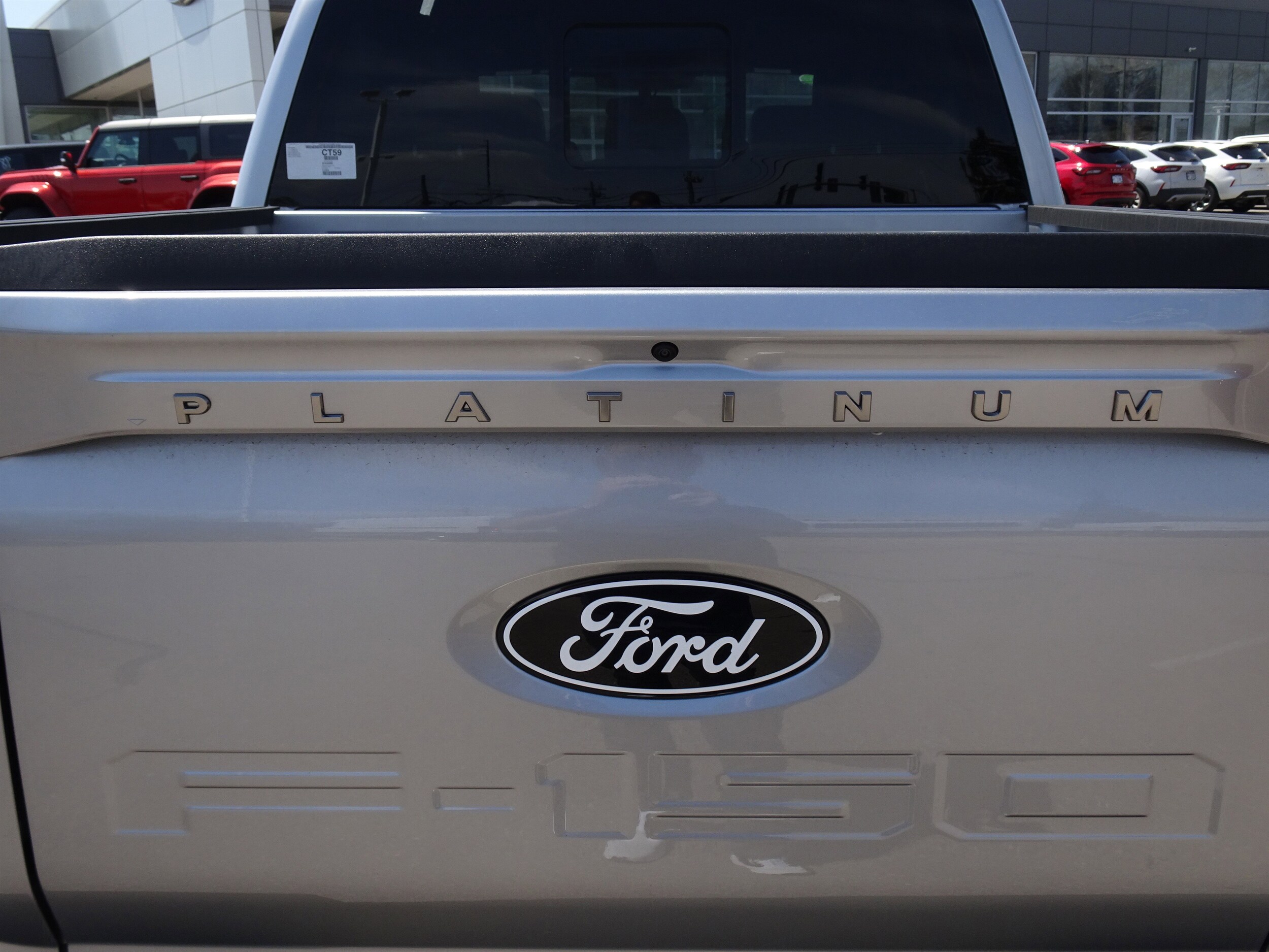 2025 Ford F-150 Platinum photo 4