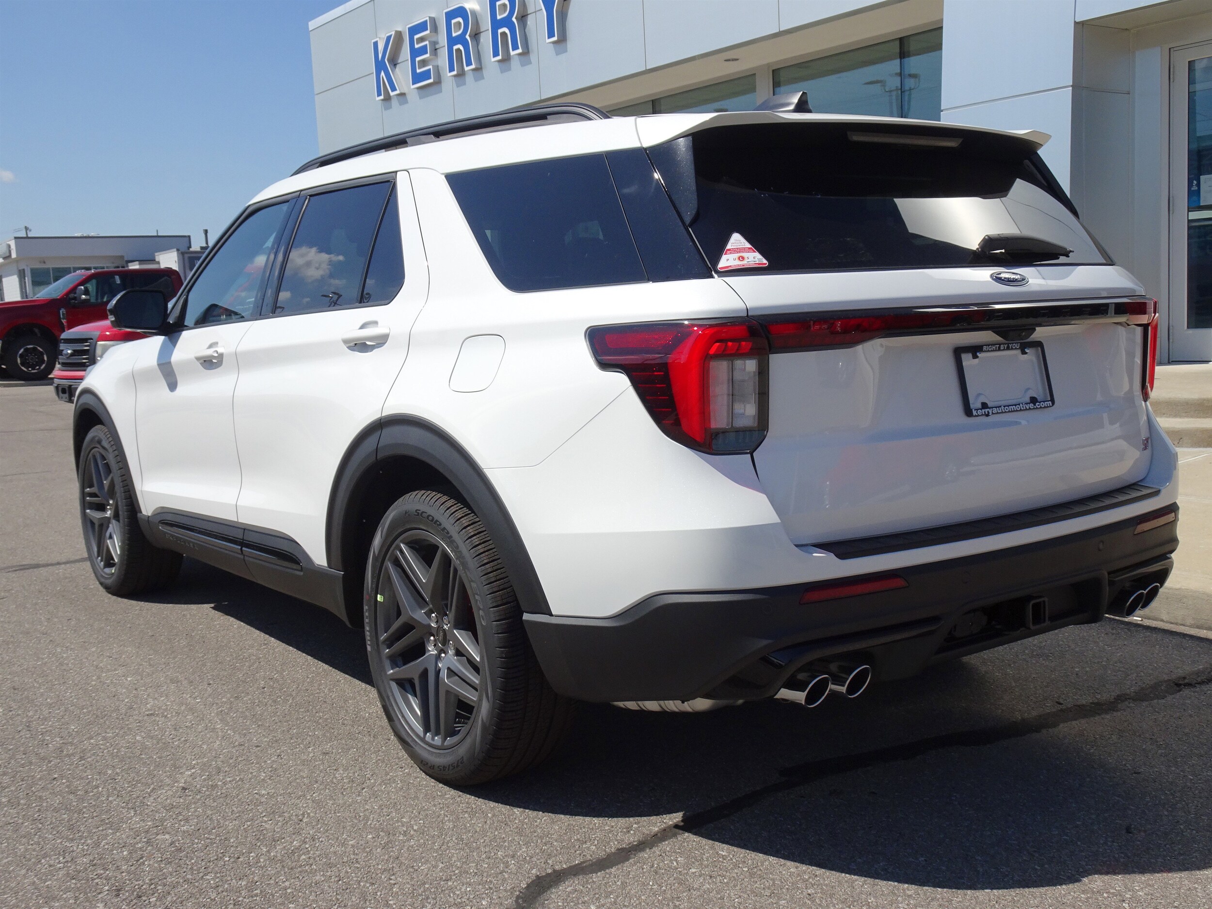 2025 Ford Explorer ST photo 2