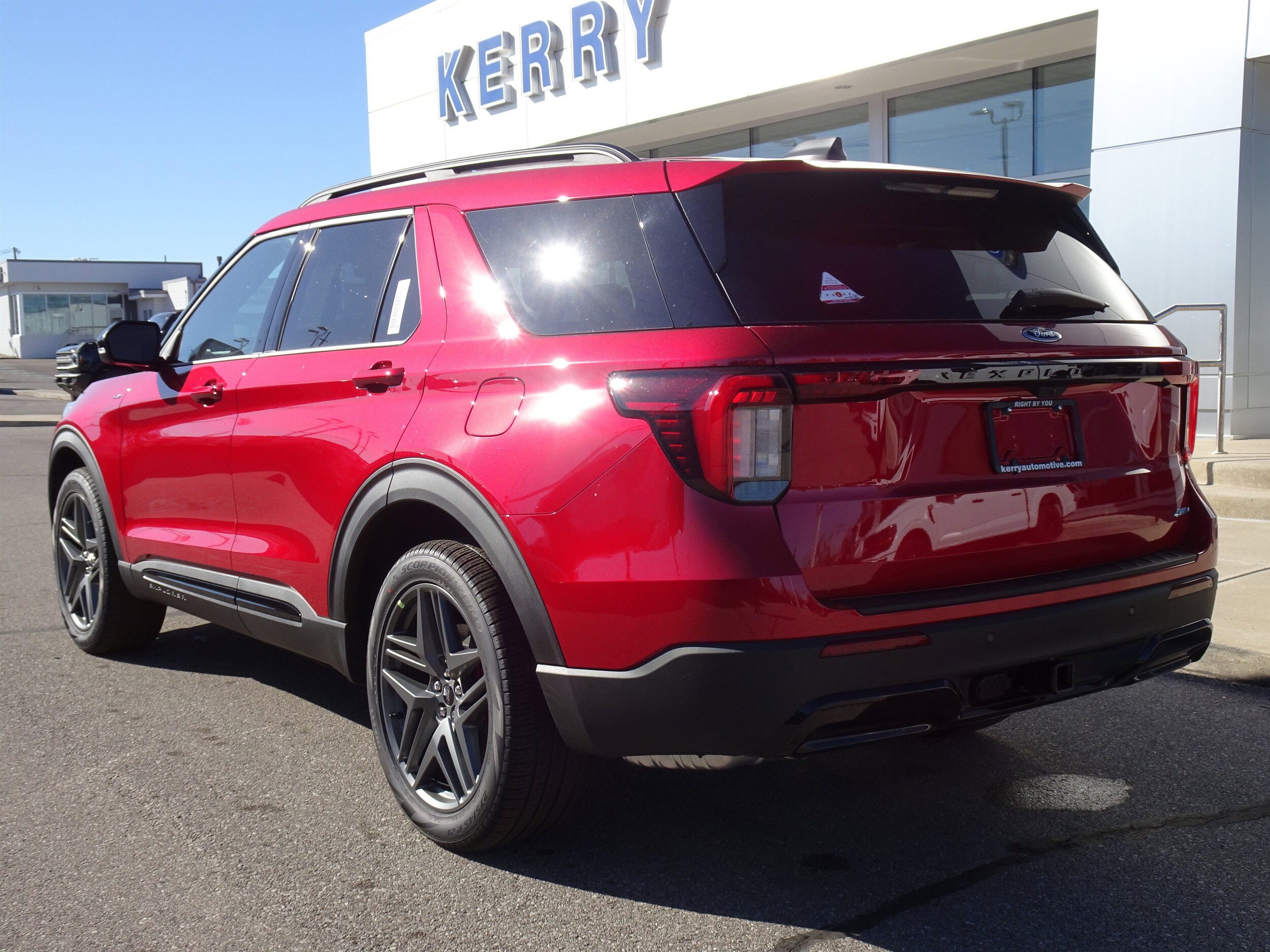2026 Ford Explorer ST-Line photo 2