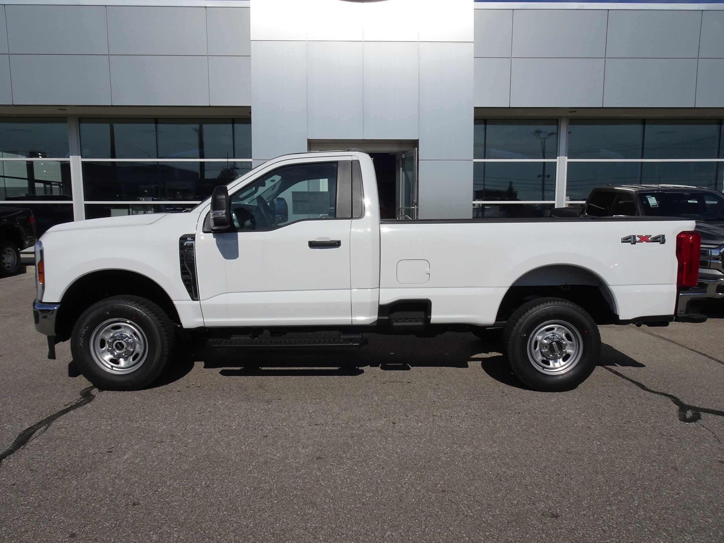 2025 Ford F-250 XL photo 2
