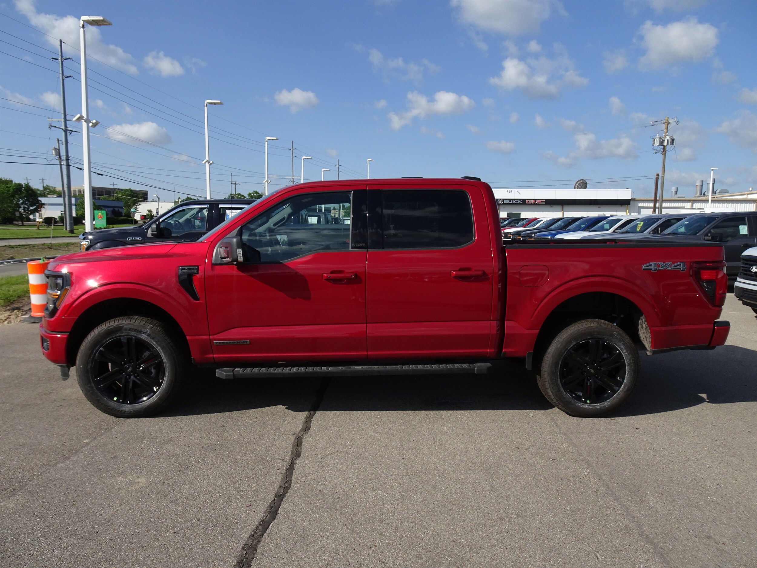2025 Ford F-150 XLT photo 2