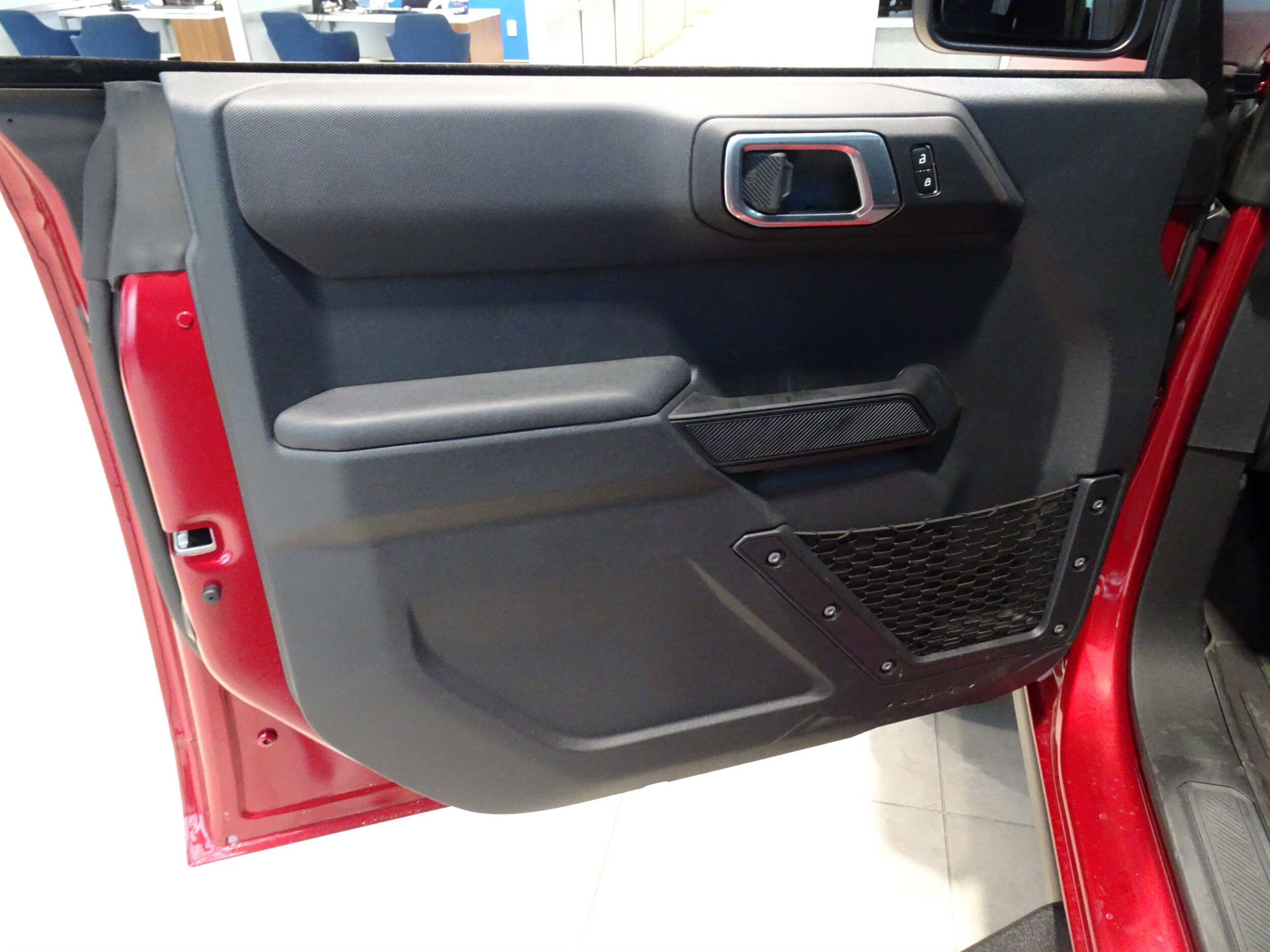 2025 Ford Bronco 4-Door Base - Photo 14