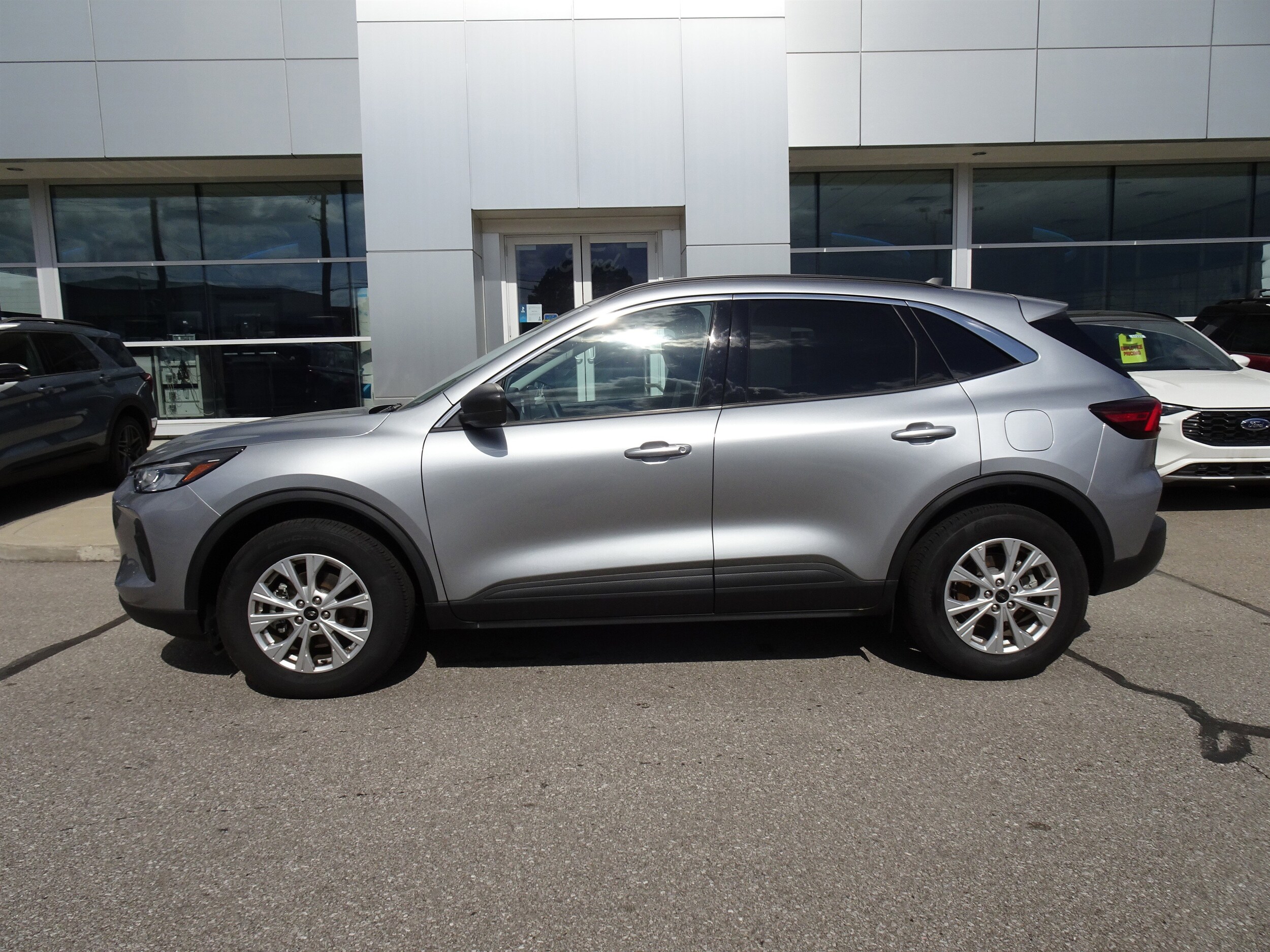2024 Ford Escape Active photo 2
