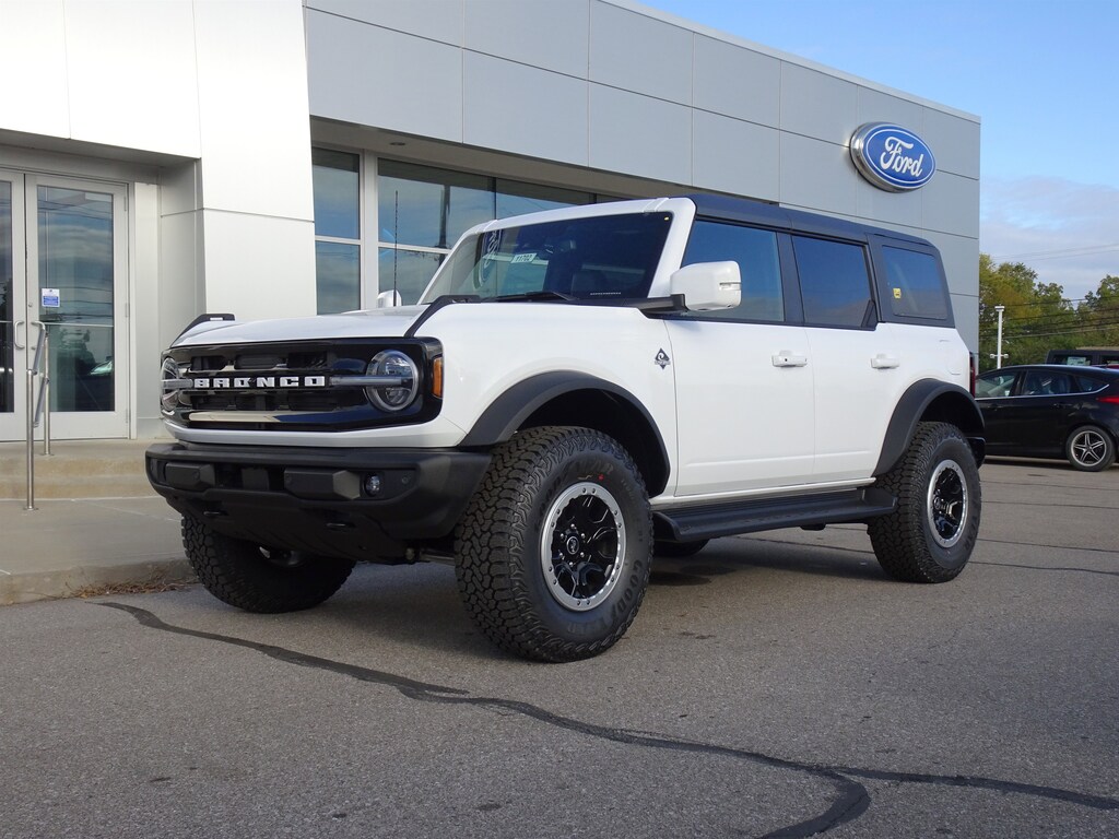 New 2025 Ford Bronco Outer Banks SUV