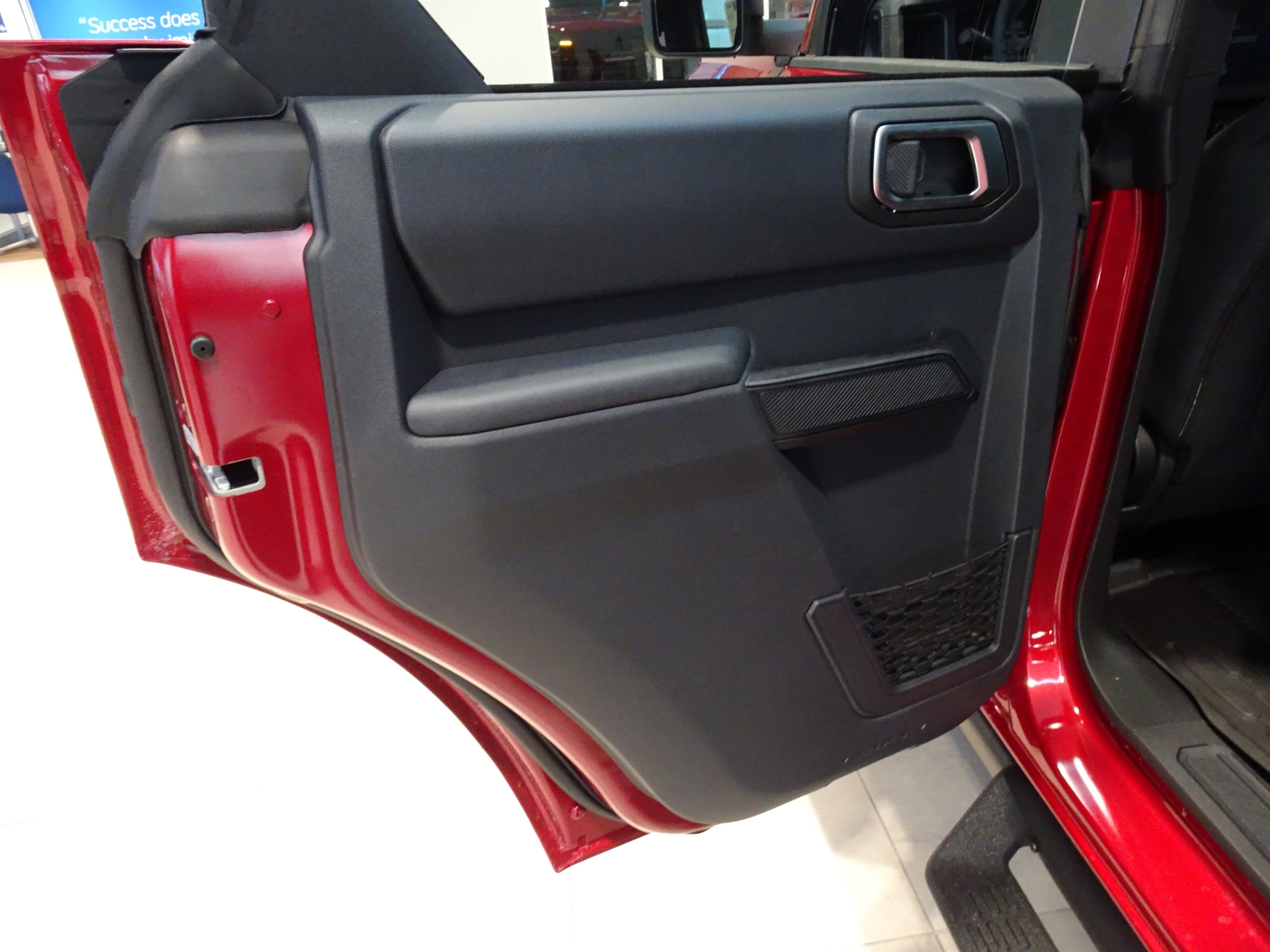 2025 Ford Bronco 4-Door Base - Photo 17