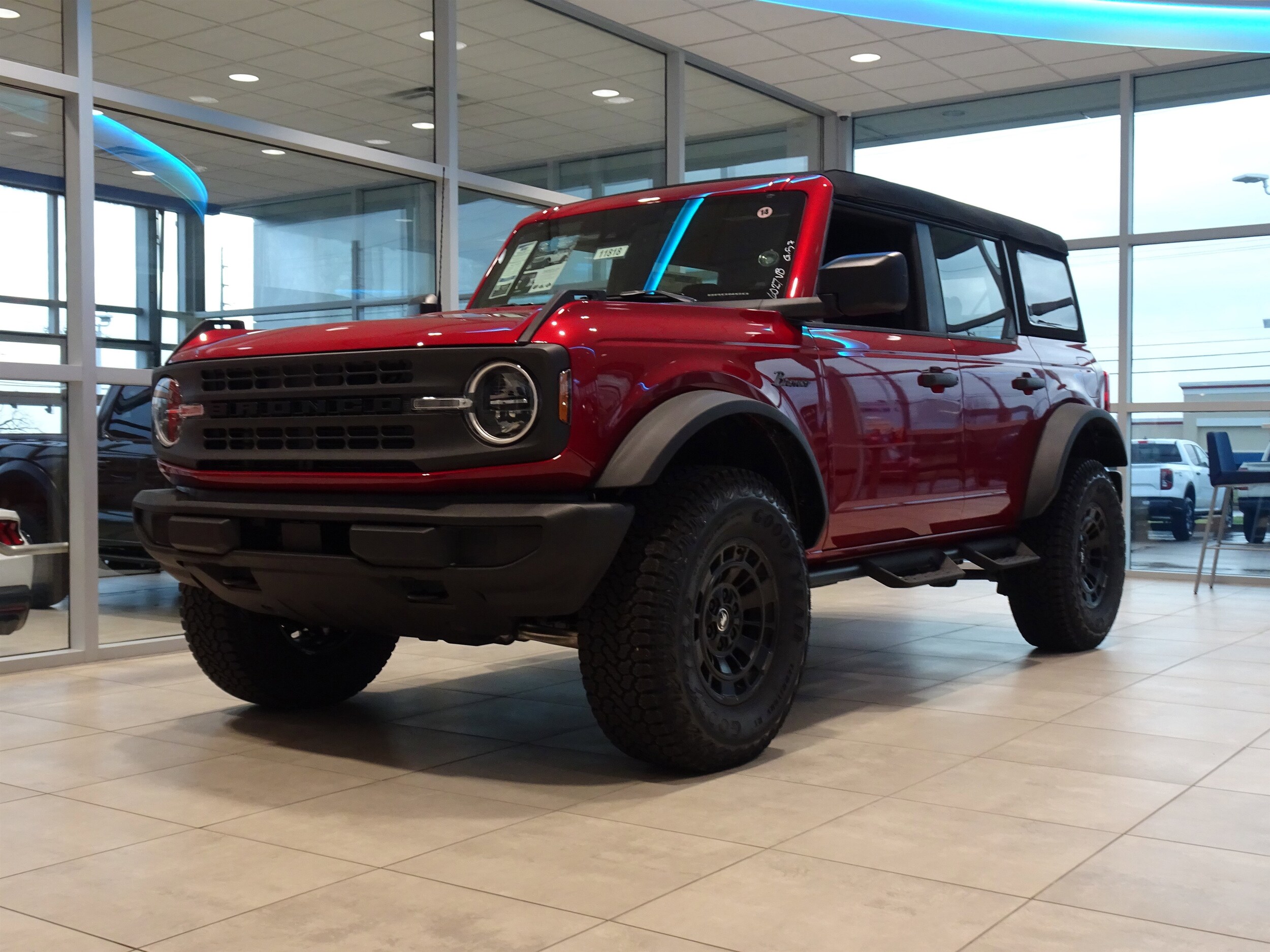 2025 Ford Bronco 4-Door Base - Photo 24