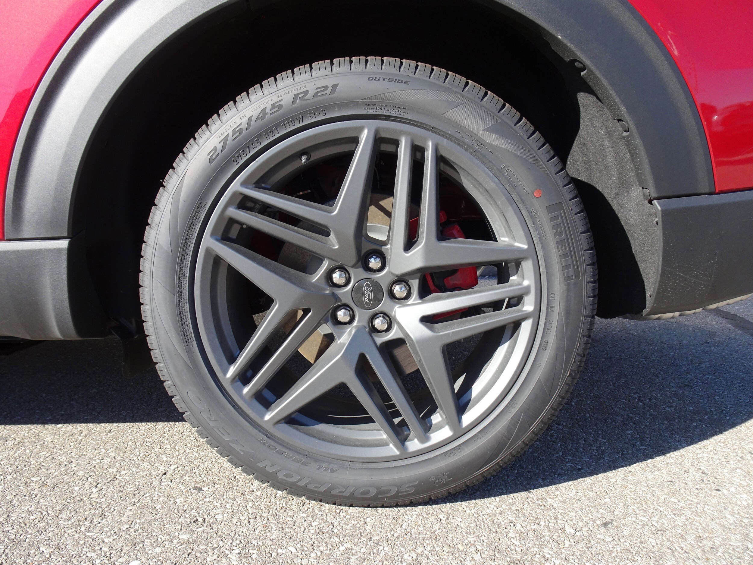 2025 Ford Explorer ST photo 3