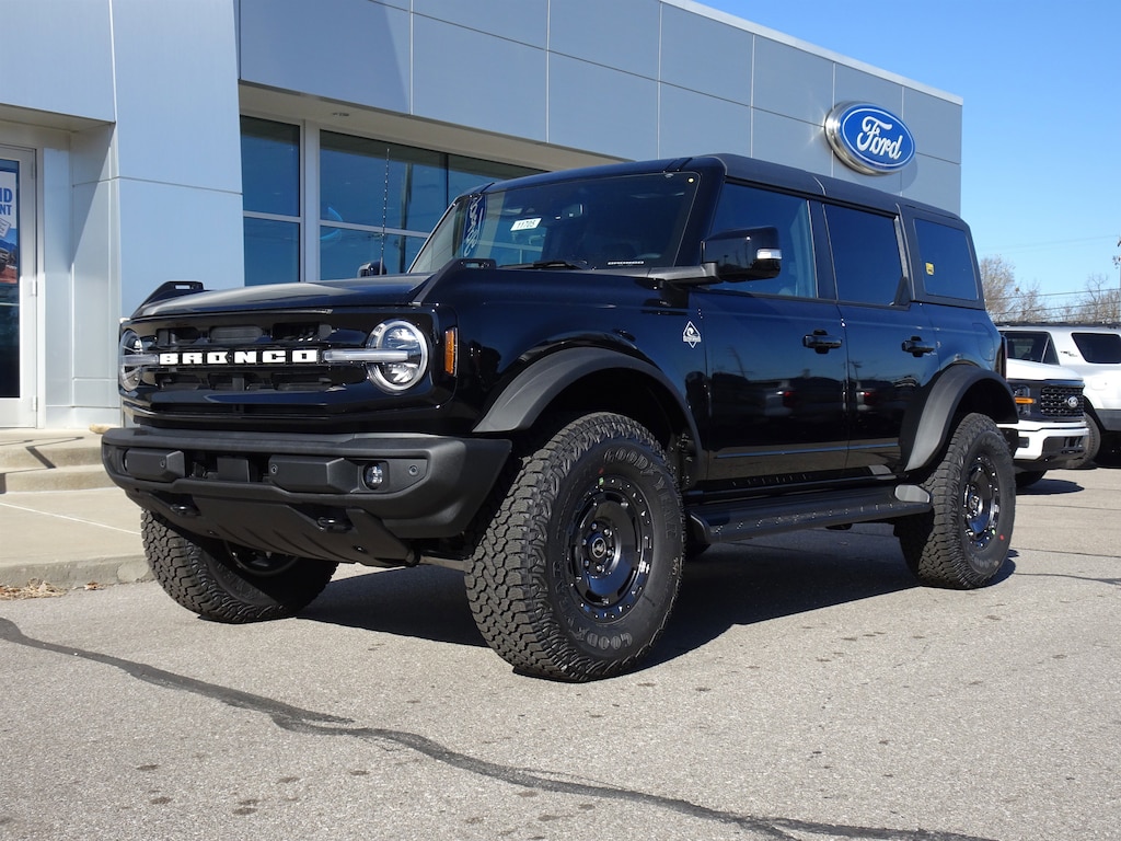 New 2025 Ford Bronco Outer Banks SUV