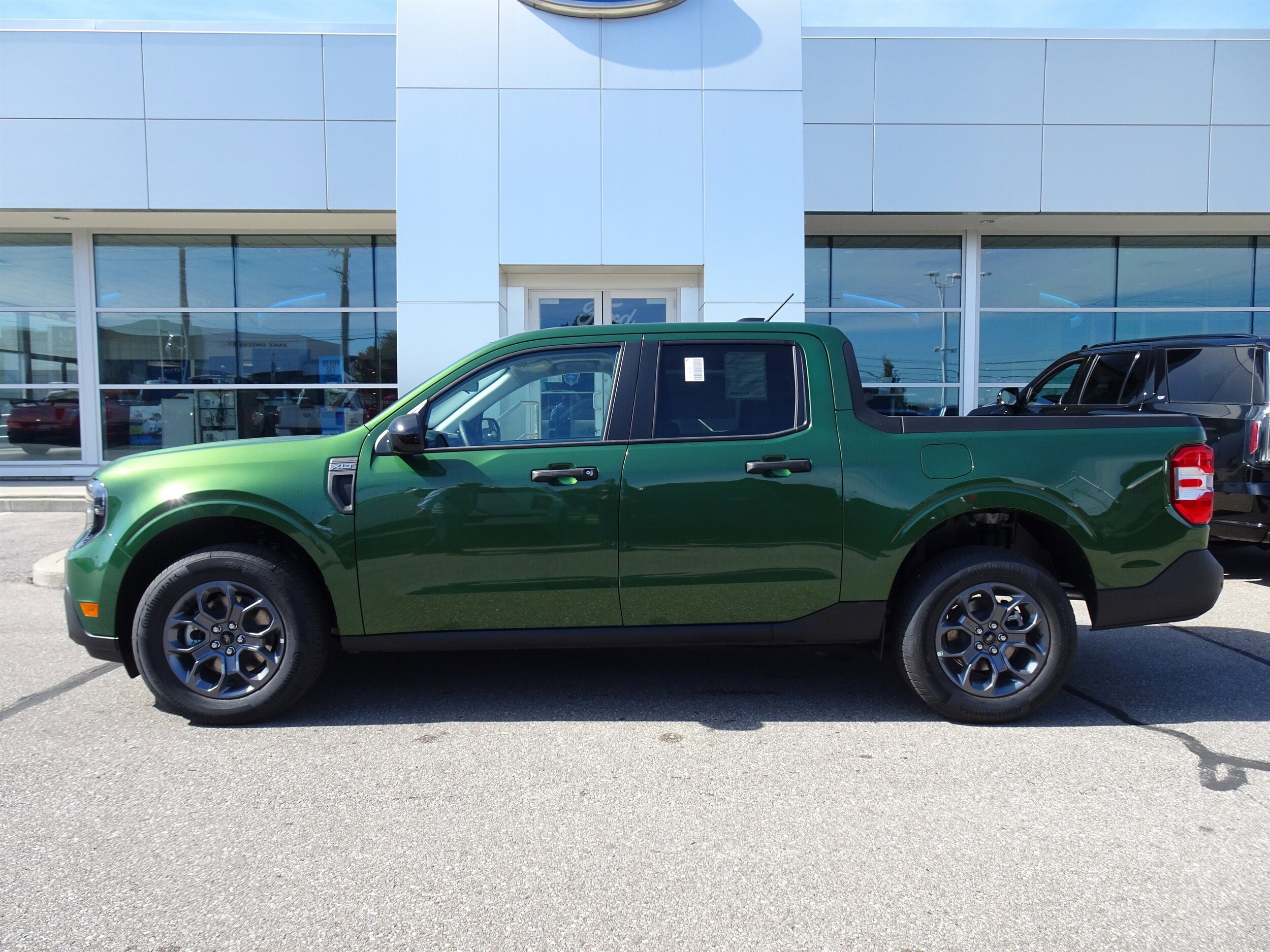 2025 Ford Maverick XLT photo 2