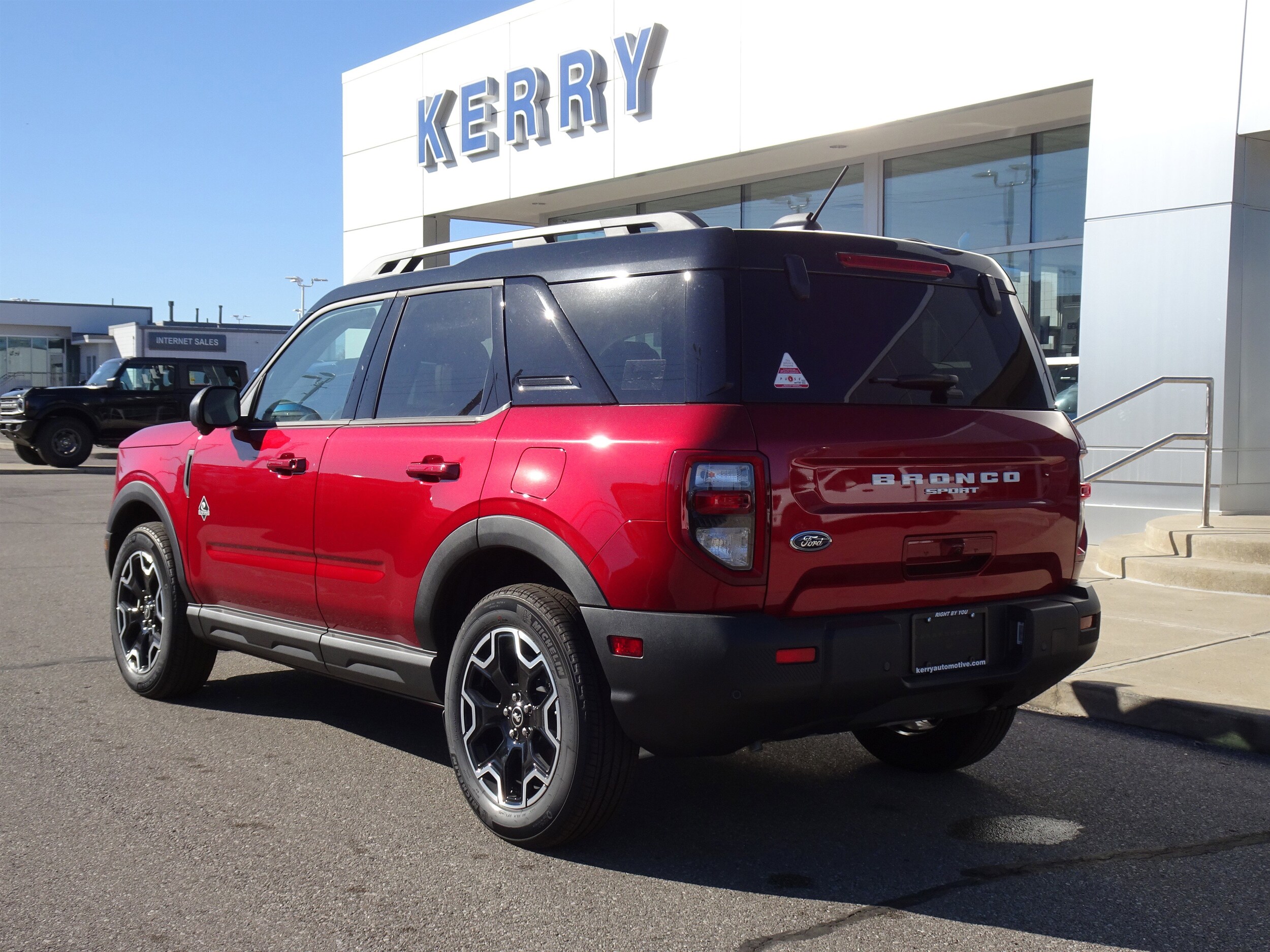 2025 Ford Bronco Sport Outer Banks photo 3