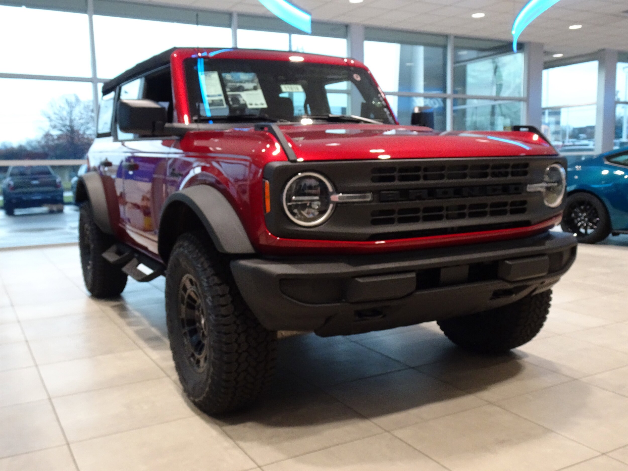 2025 Ford Bronco 4-Door Base - Photo 6