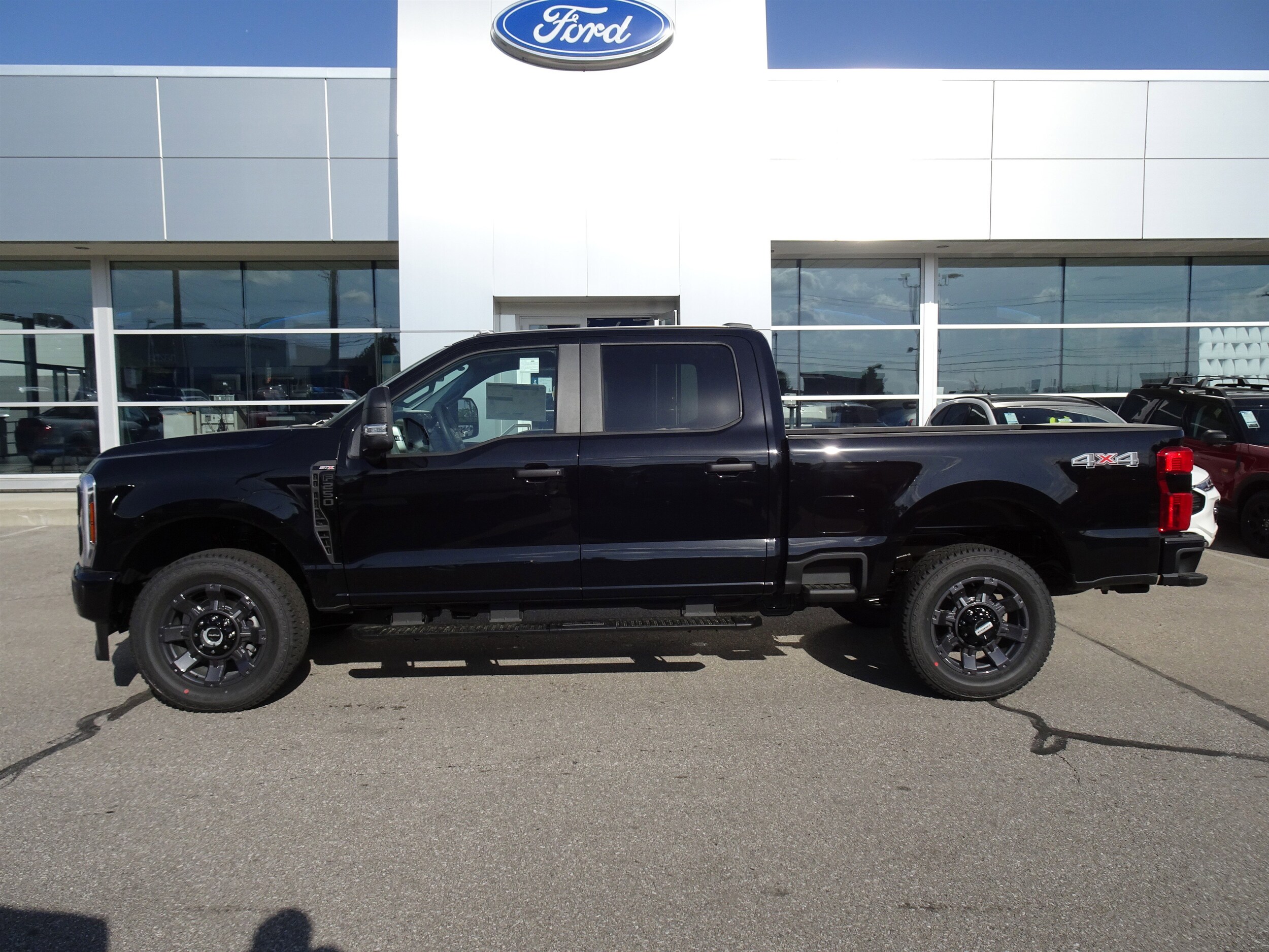 2025 Ford F-250 XL photo 2
