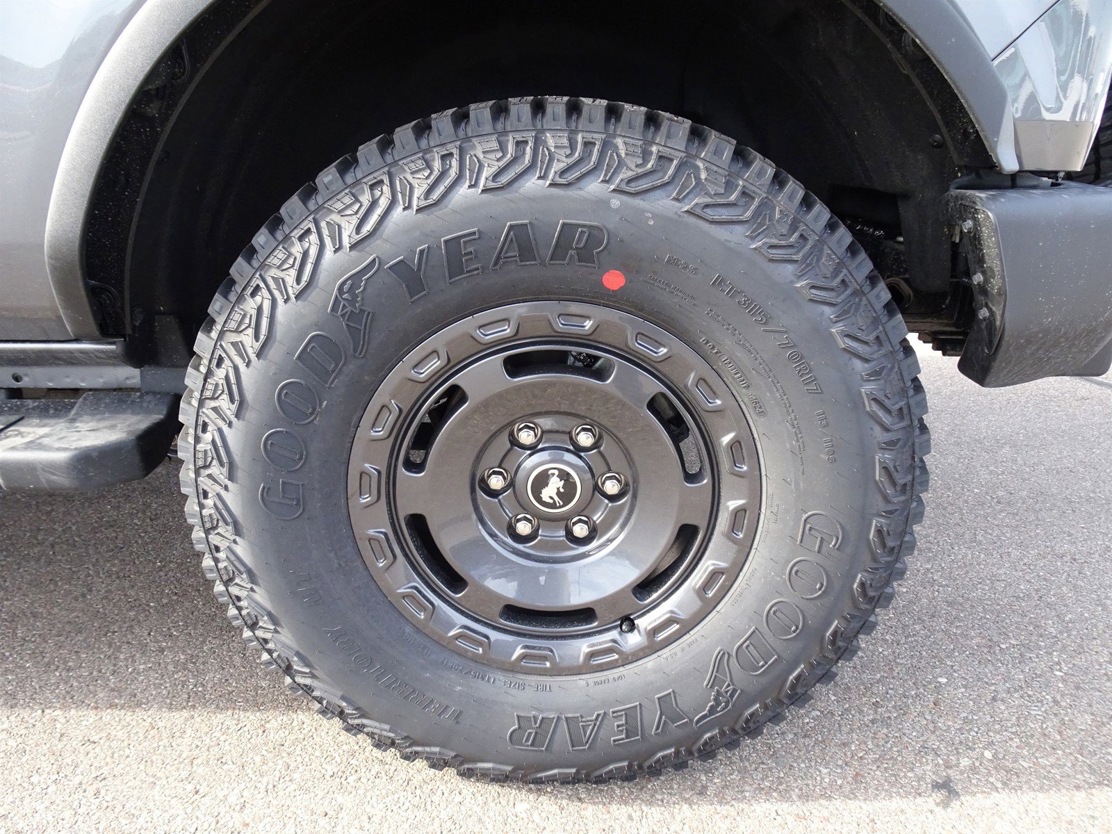 2024 Ford Bronco Outer Banks photo 2