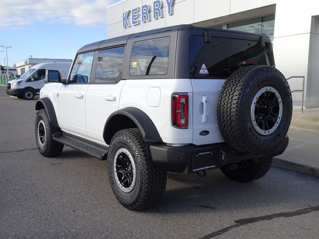 New 2025 Ford Bronco Outer Banks SUV