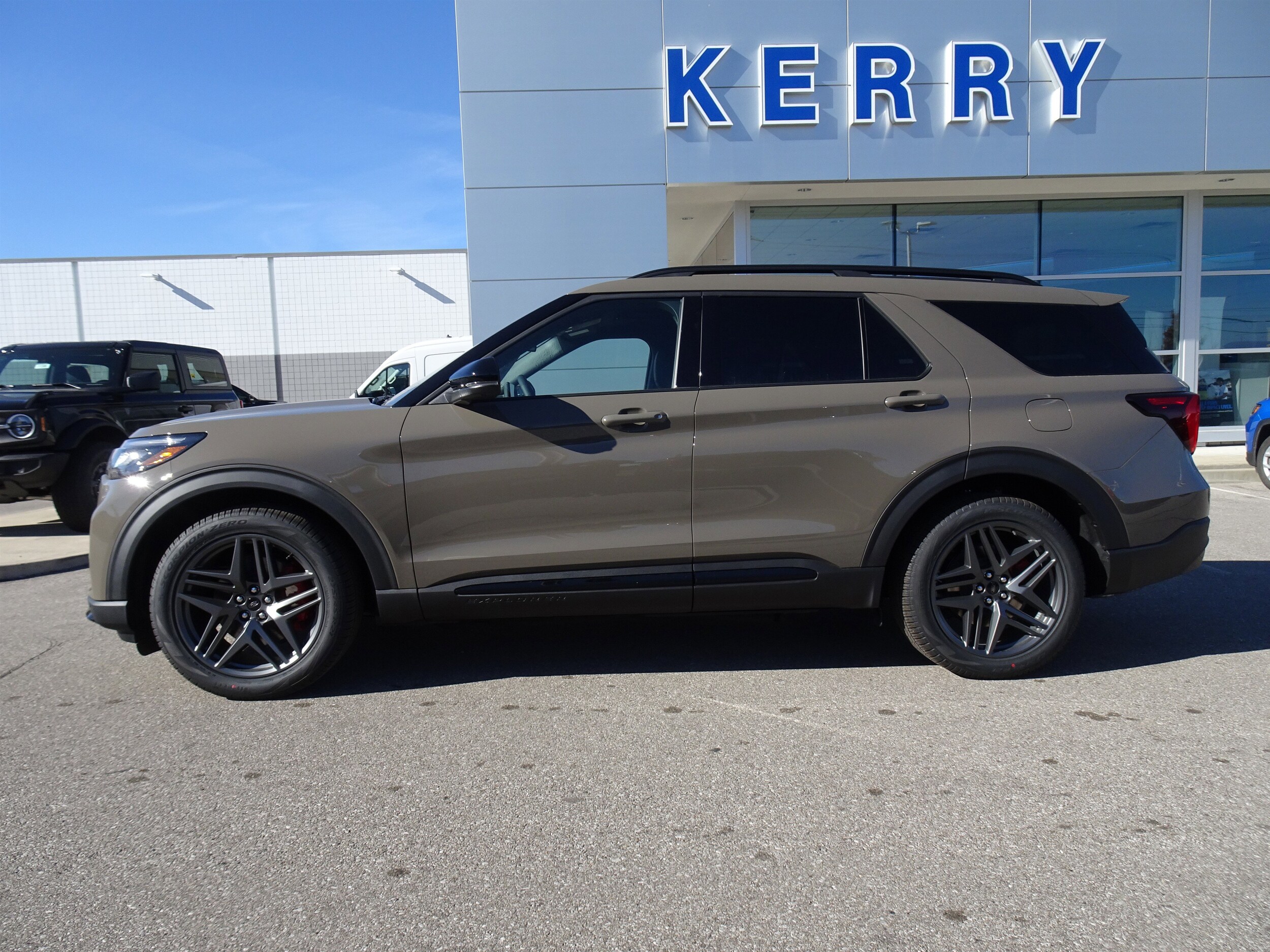 2026 Ford Explorer ST photo 2