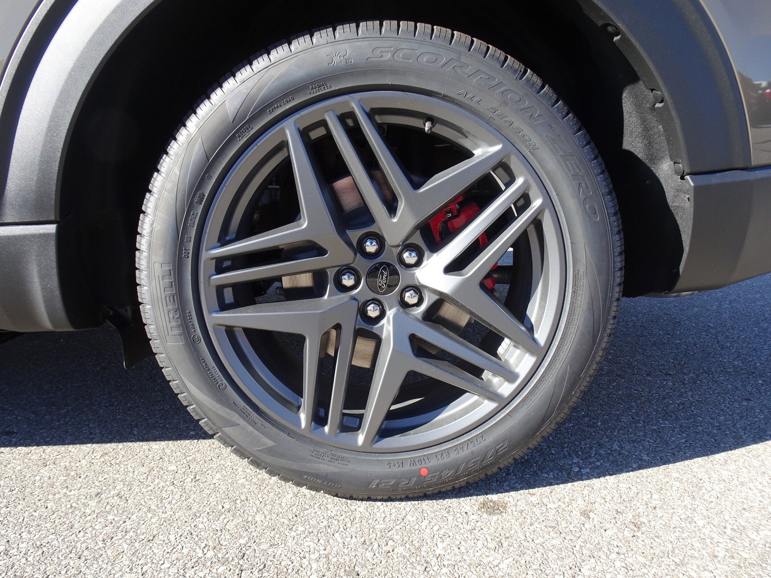 2026 Ford Explorer ST photo 3