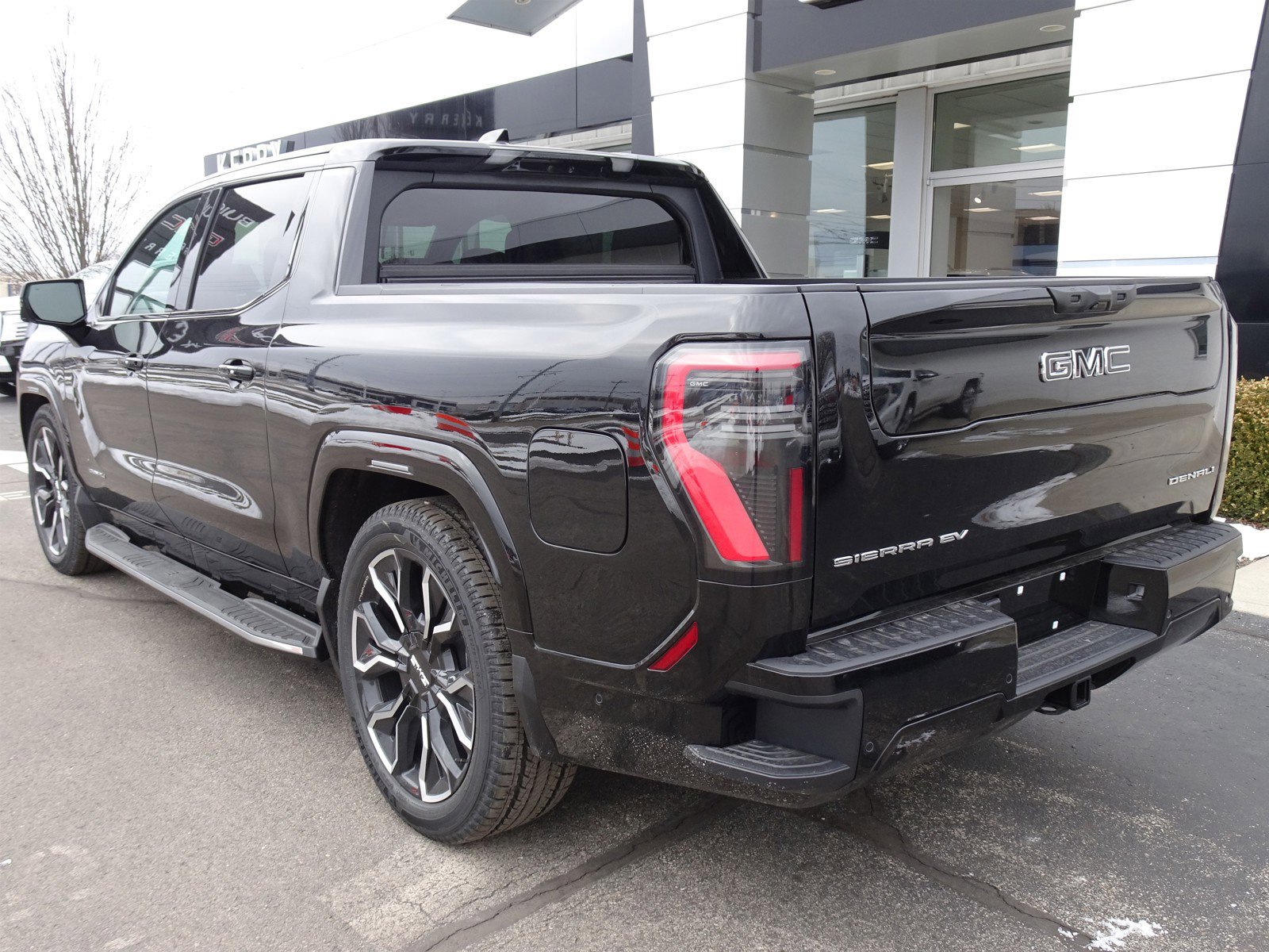 2025 Gmc Sierra EV Denali photo 3