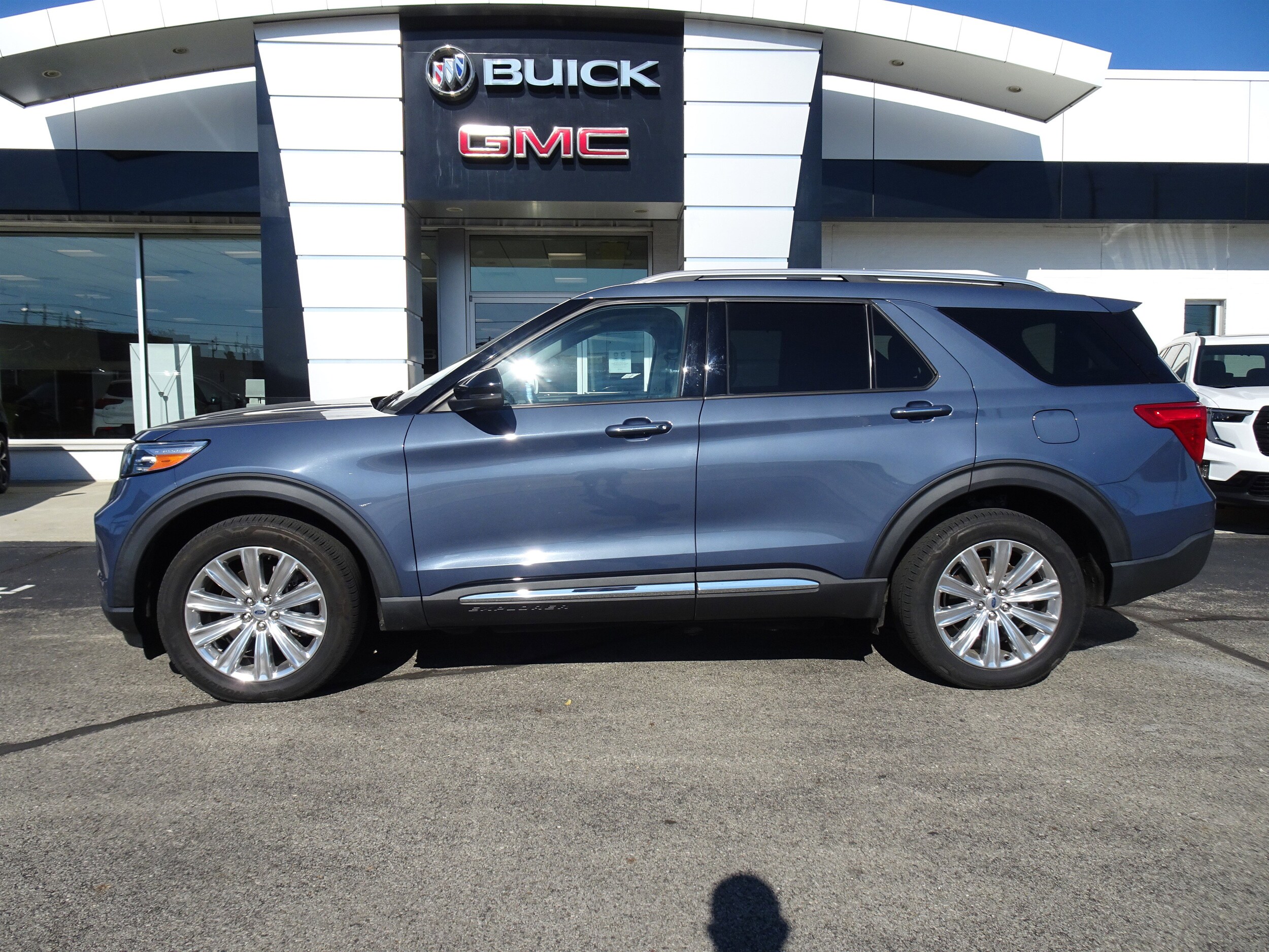 2021 Ford Explorer Limited photo 2