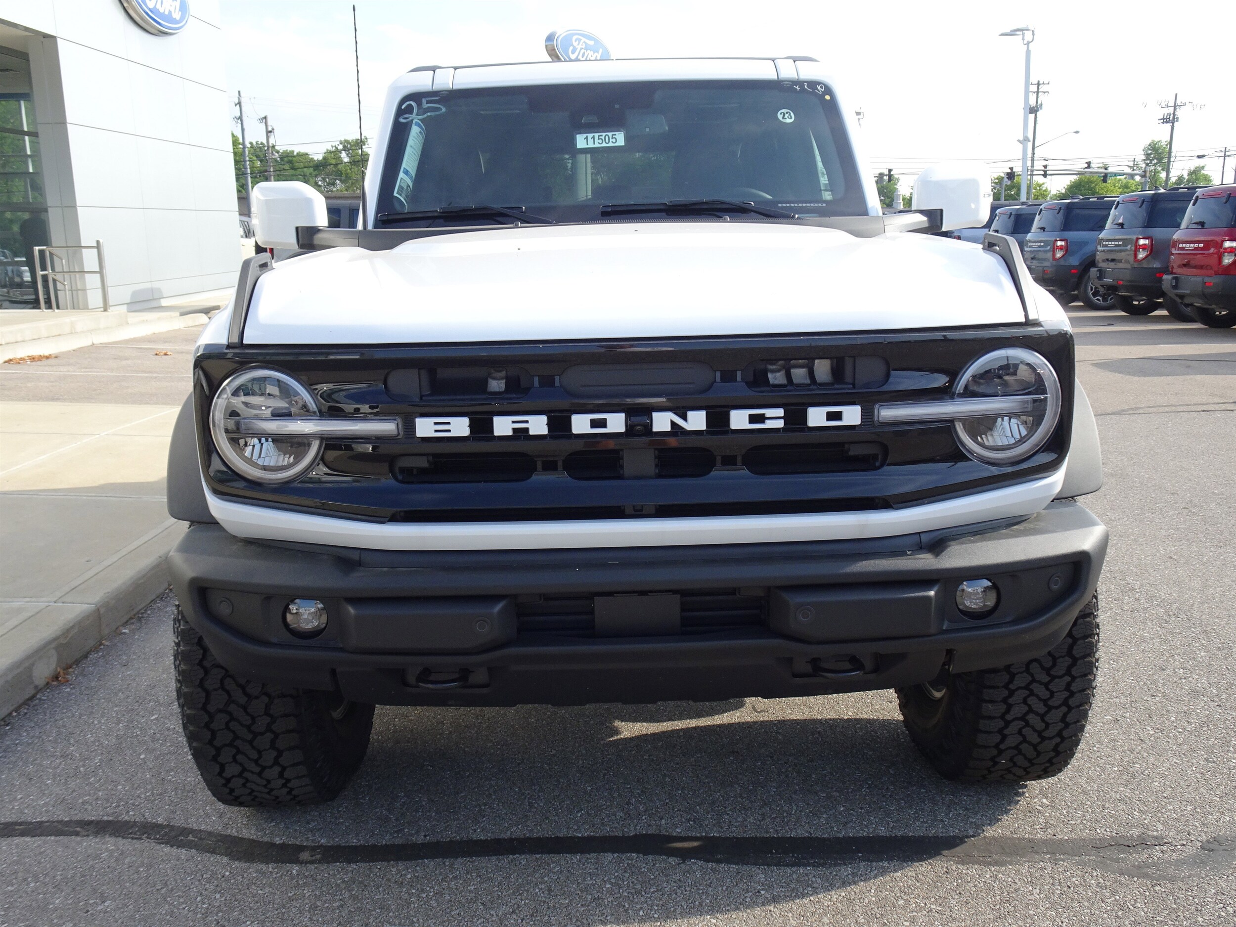2025 Ford Bronco 4-Door Outer Banks - Photo 9