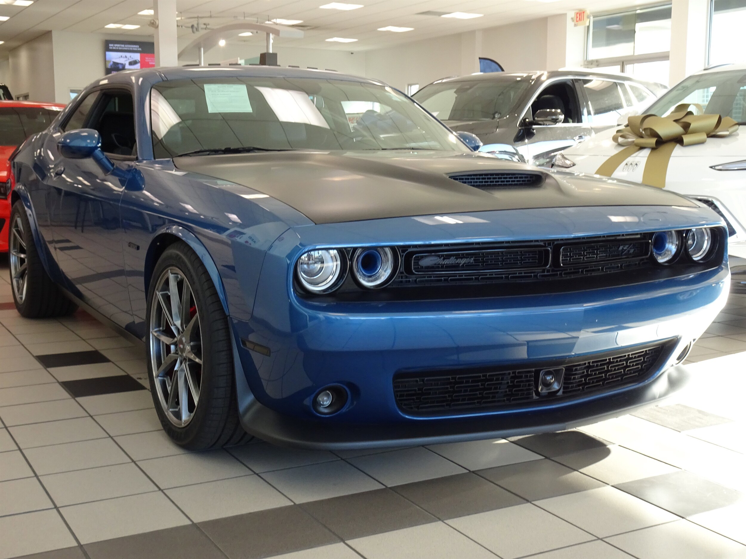 2023 Dodge Challenger R/T photo 3