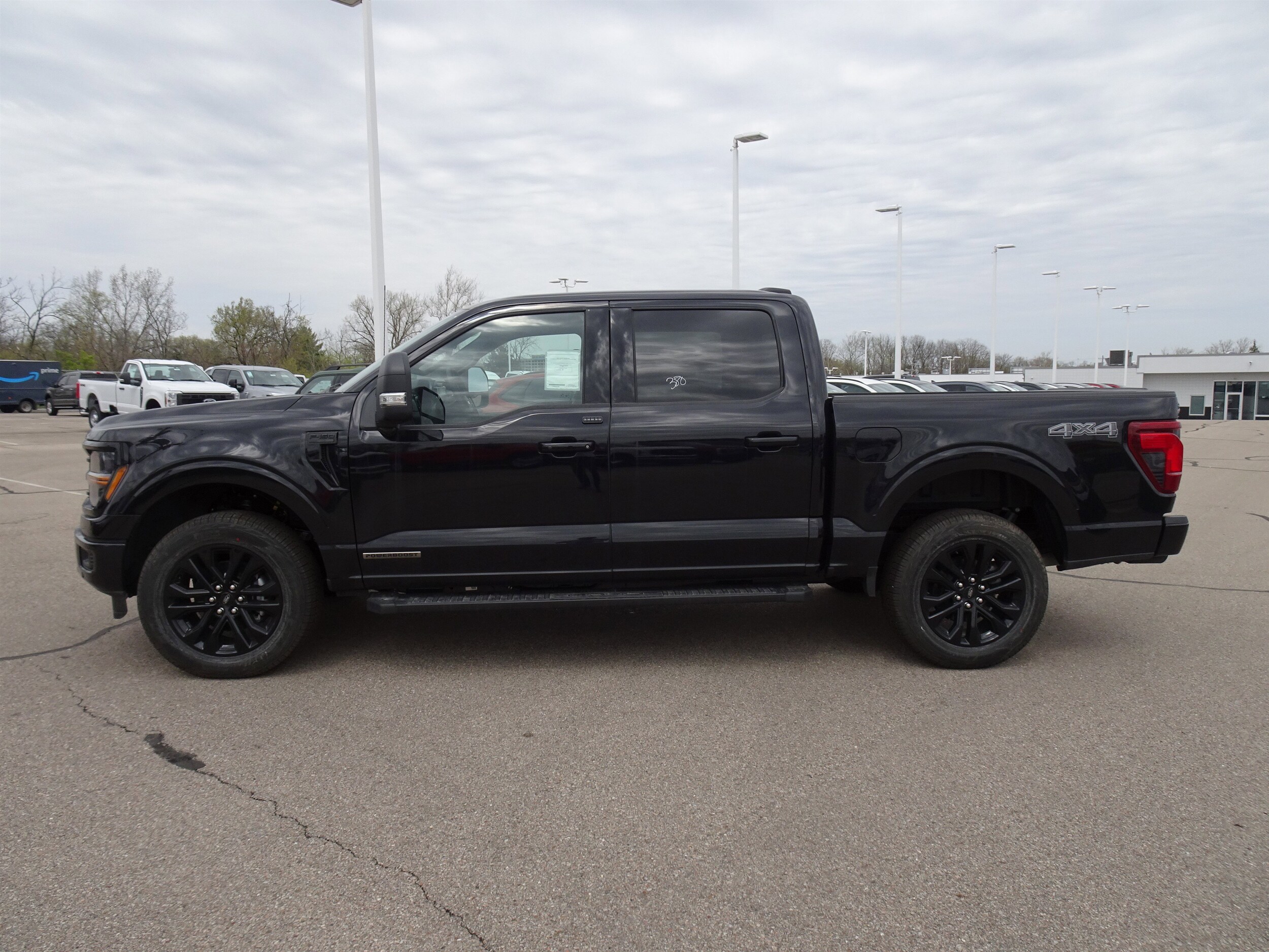 2025 Ford F-150 XLT photo 2