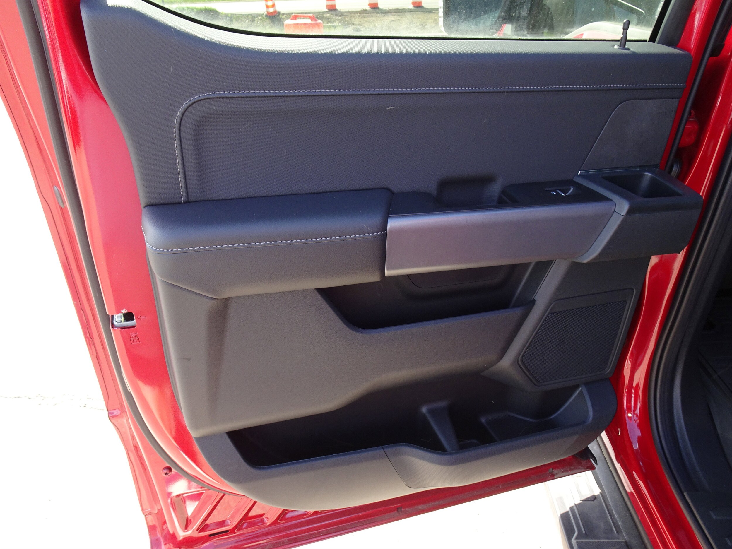 2025 Ford F-150 XLT - Photo 17